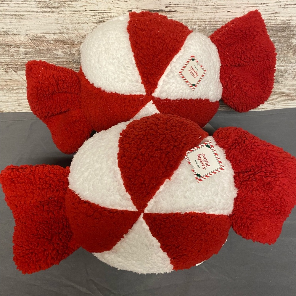 NWT Target Red and White Candy Accent Pillow Set